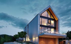 Chalet 9